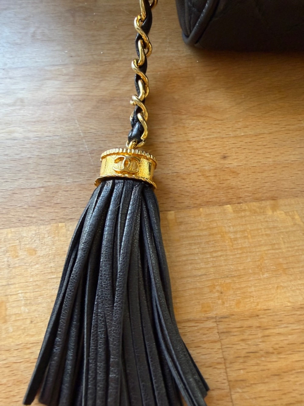 Authentic Vintage Chanel Quilted Black Lambskin Barrel Bag – Tassel & Gold Chain - Picture 4 of 9